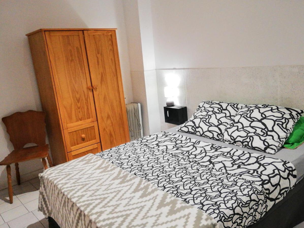 Charmant Appartement En Centre-Ville Medieval Gigean Экстерьер фото