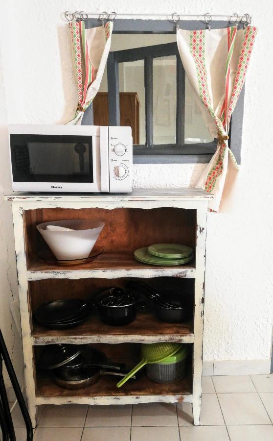 Charmant Appartement En Centre-Ville Medieval Gigean Экстерьер фото